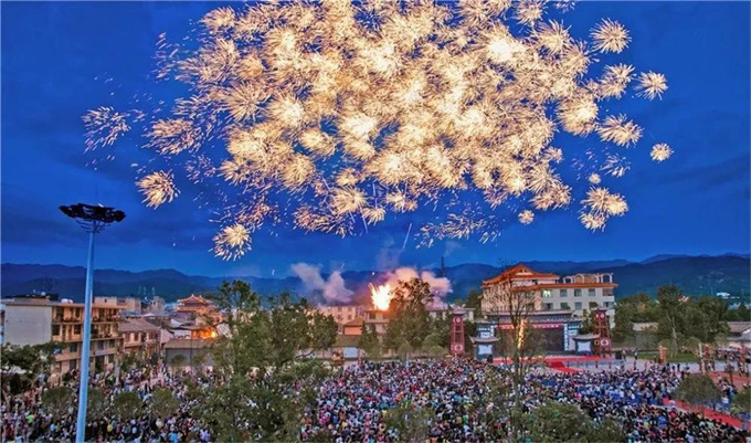 大理傳媒公司：記憶中的火把節(jié)，適合大理商務(wù)會展的節(jié)日，來一起感受大理少數(shù)民族文化